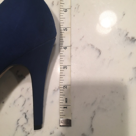 Rock & Republic royal blue pumps - Picture 6 of 6